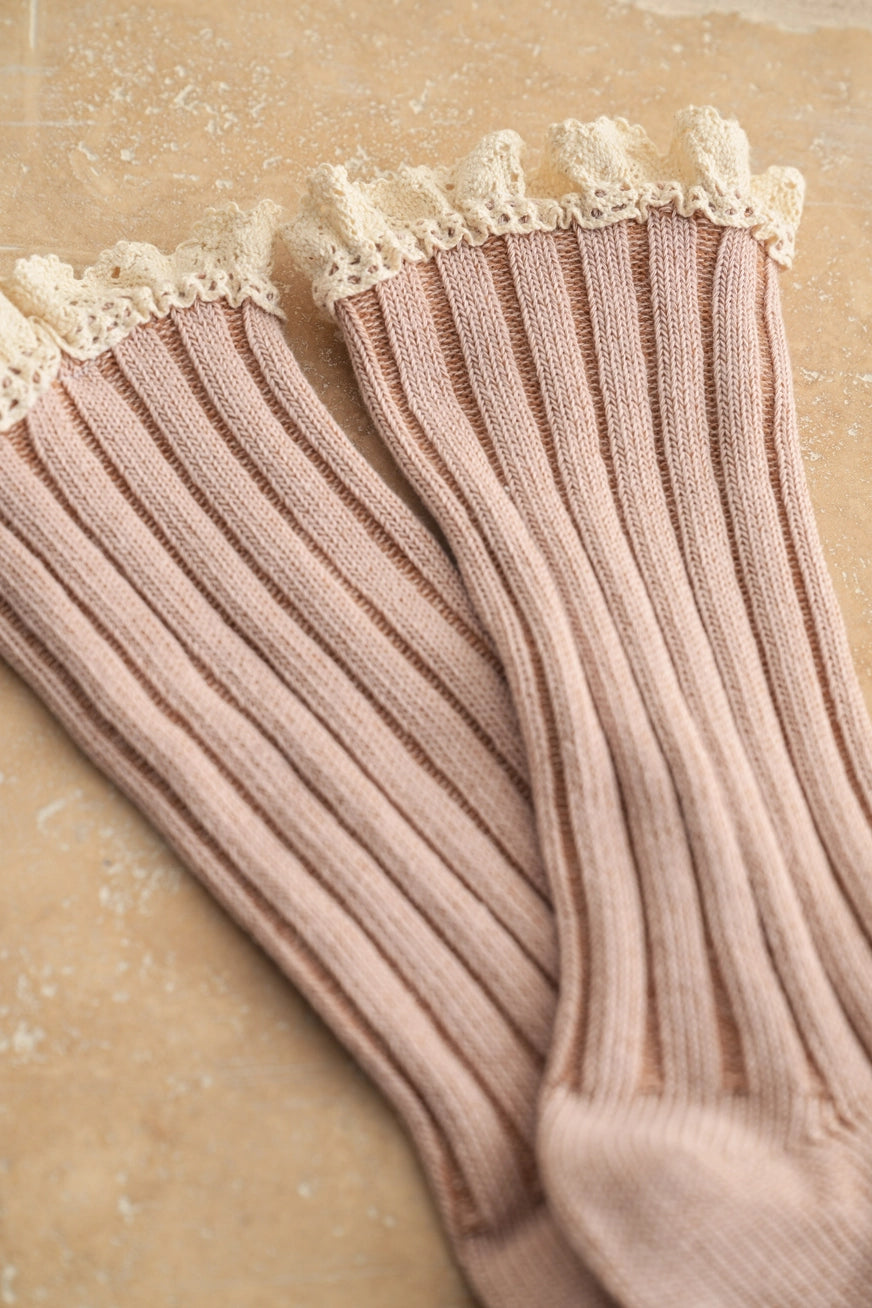 Socken mit Spitzendetail- Rose